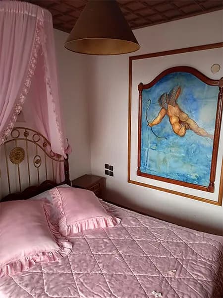Room One — Photo 5