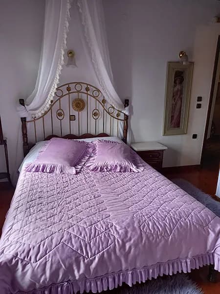 Room Three — Photo 3