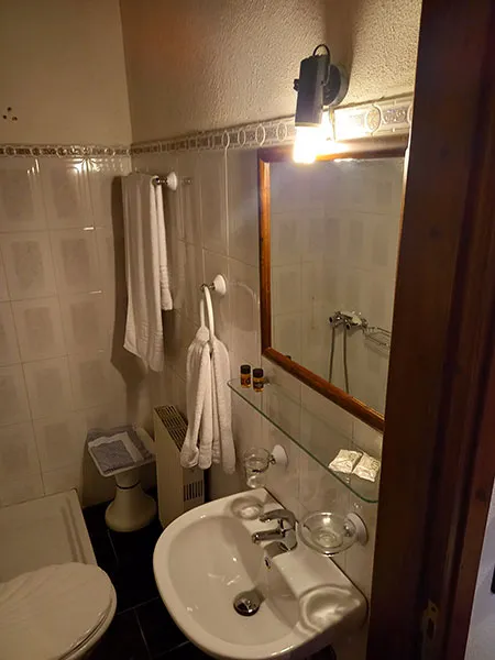 Room Four — Photo 4