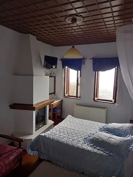 Room Seven — Photo 4